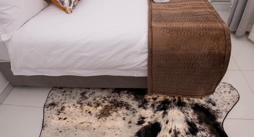 Rooms 8: Two-Bedroom Apartment