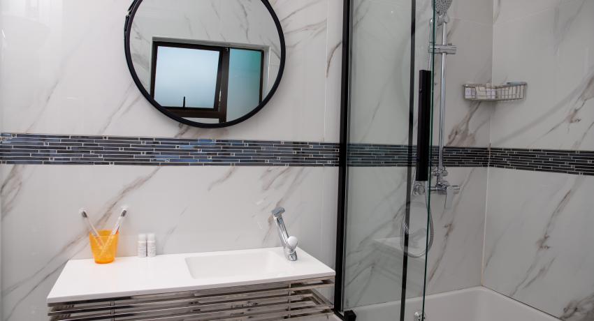 Room 6: Executive Twin Beds